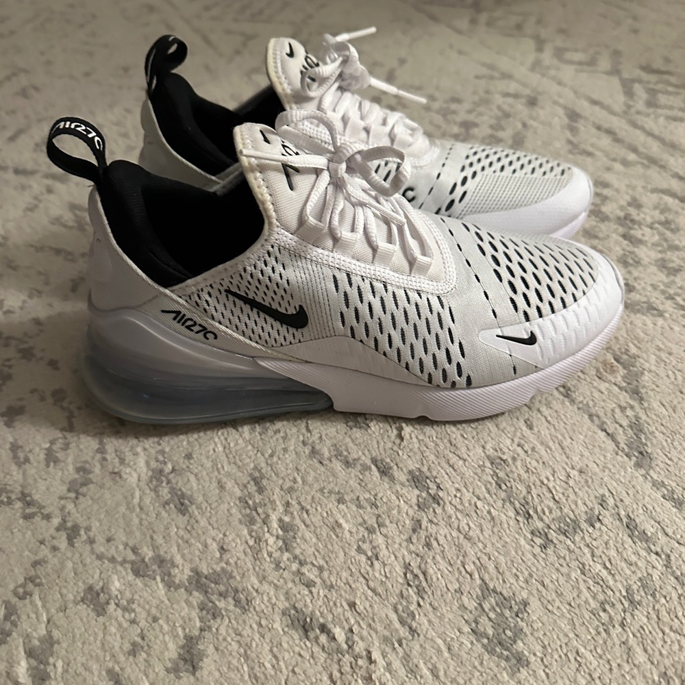 Nike White & Black Air Max 270 Athletic Sneakers